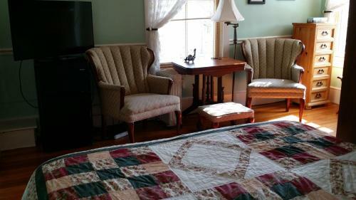 Burbankrose Inn Bed & Breakfast