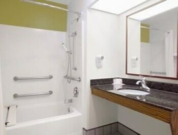 Motel Baymont Inn And Suites - Warner Robins