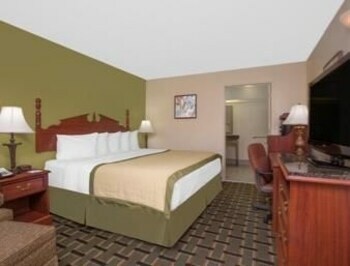 Motel Baymont Inn And Suites - Warner Robins