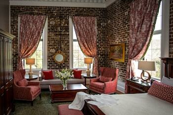 Bed & Breakfast East Bay Inn