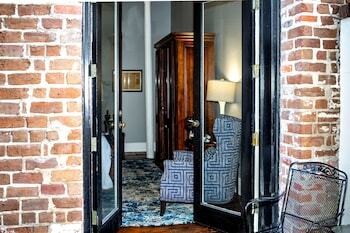 Bed & Breakfast East Bay Inn