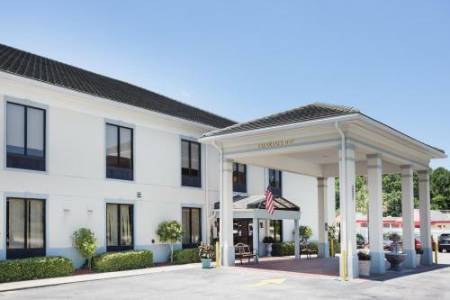 Hotel Baymont Inn & Suites Savannah