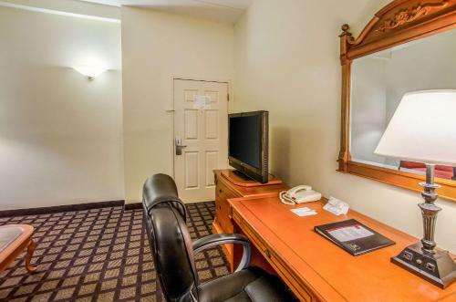 Hotel Clarion Suites Savannah
