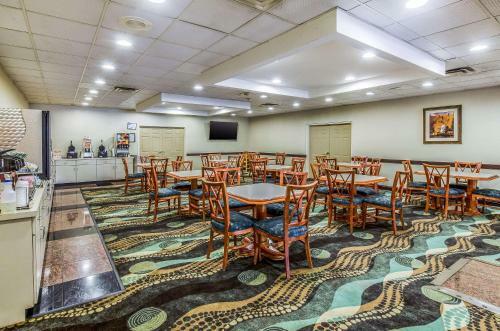 Hotel Clarion Suites Savannah