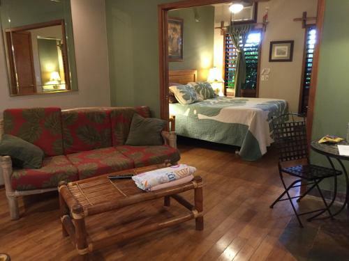 Maui What A Wonderful World Bed & Breakfast
