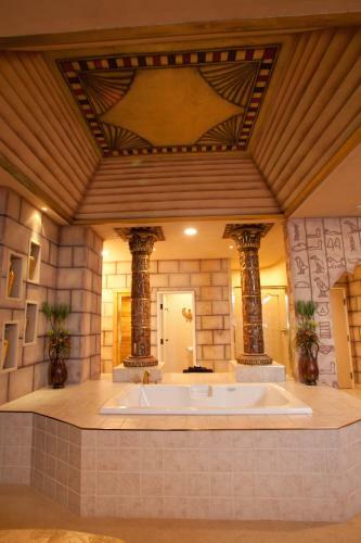 Hotel Destinations Inn Theme Rooms