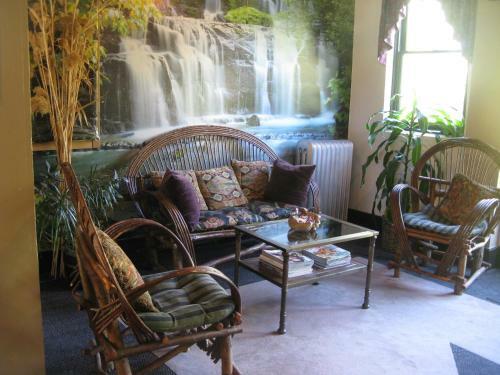 Posada Lava Hot Springs Inn And Spa