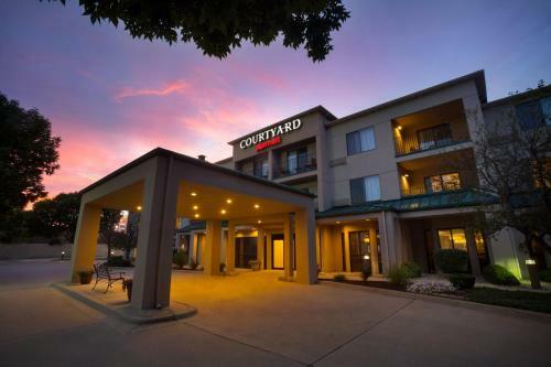 Hotel Courtyard By Marriott Champaign