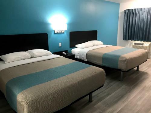 Motel 6 Metropolis