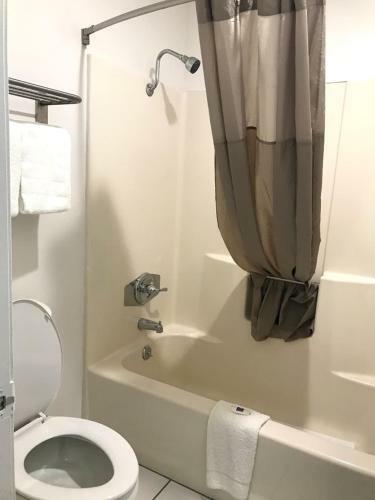 Motel 6 Metropolis