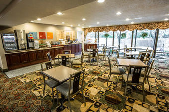 Hotel Comfort Suites Chicago - Oakbrook Terrace