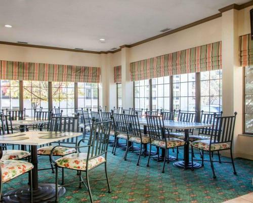 Hotel Clarion Inn South Holland