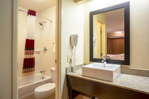 Hotel Red Roof Inn Plus+ Chicago - Willowbrook