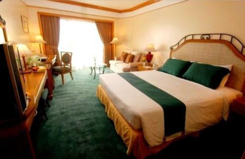 Hotel The Century Park