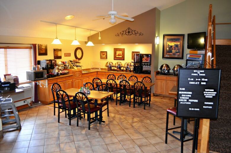 Fossil Creek Hotel & Suites