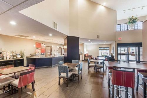 Hotel Comfort Suites Monroe
