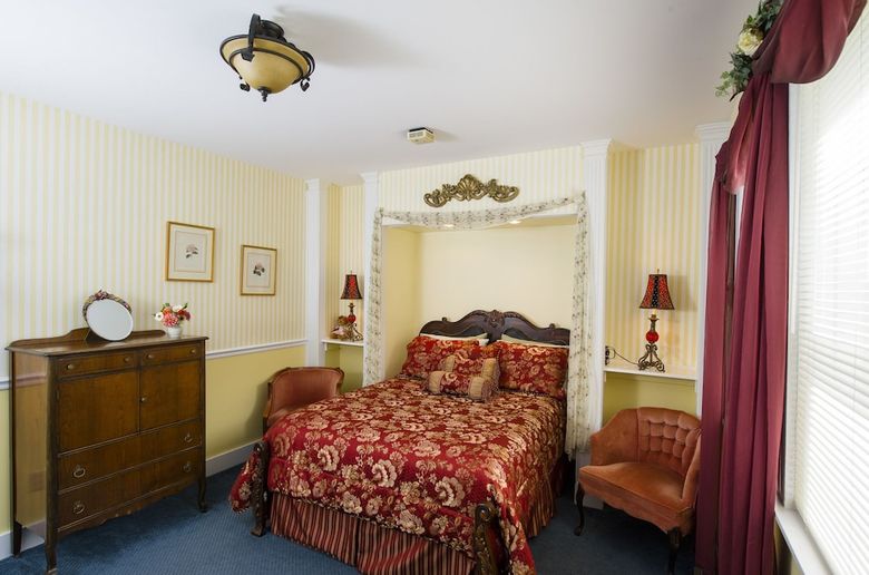 Bed & Breakfast Anne's White Columns Inn