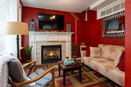 Posada Hartstone Inn & Hideaway