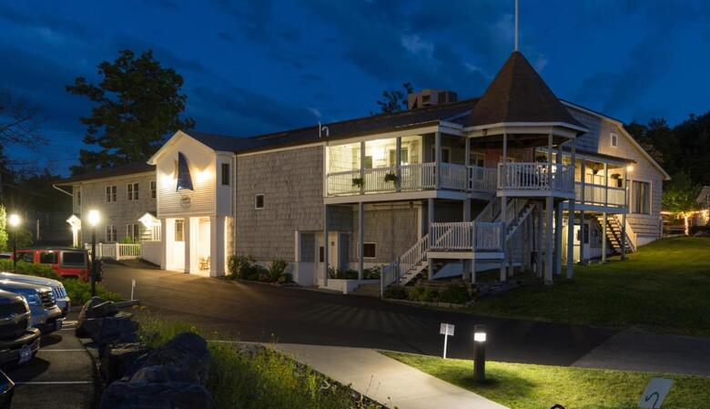Atlantic Oceanside Hotel & Conference Center