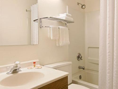 Hotel Super 8 Lexington Park/california Area