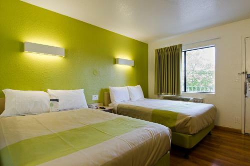Motel 6 Camp Springs