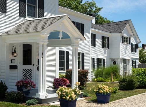 Bed & Breakfast Chatham Gables Inn