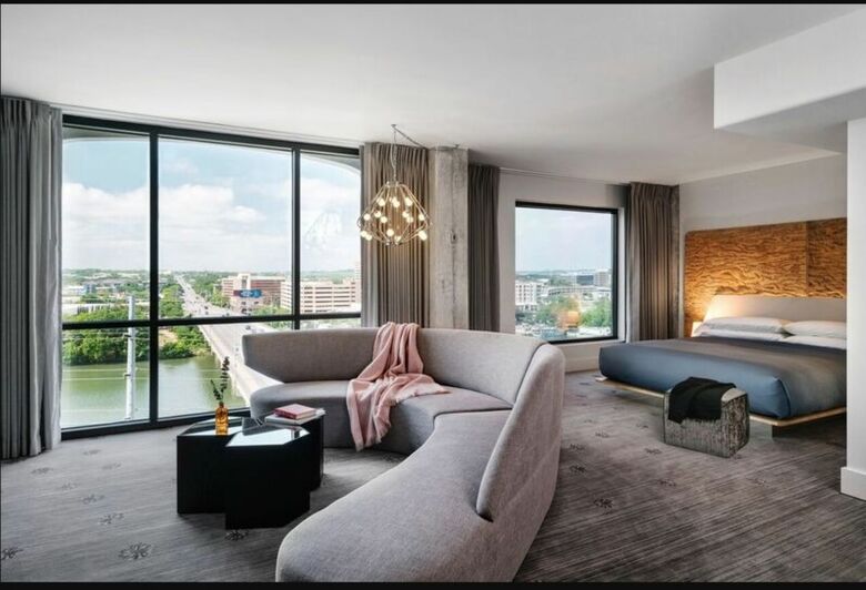 Radisson Hotel & Suites Austin Downtown
