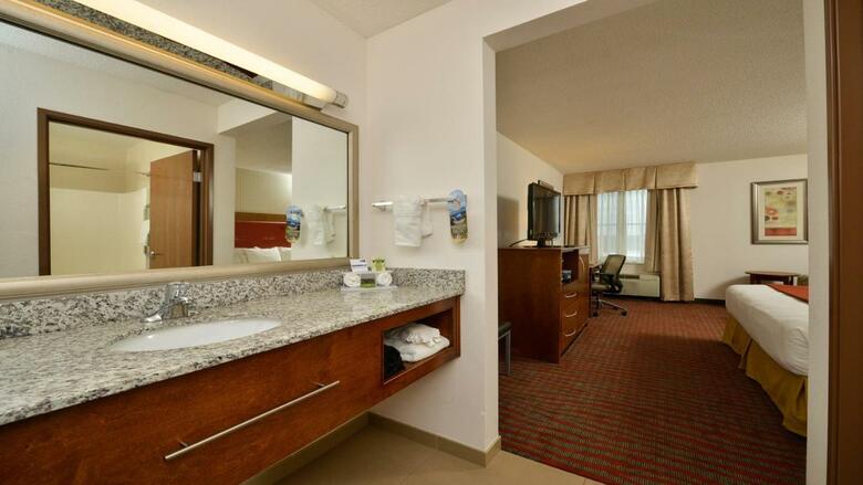 Holiday Inn Express Boston/milford Hotel