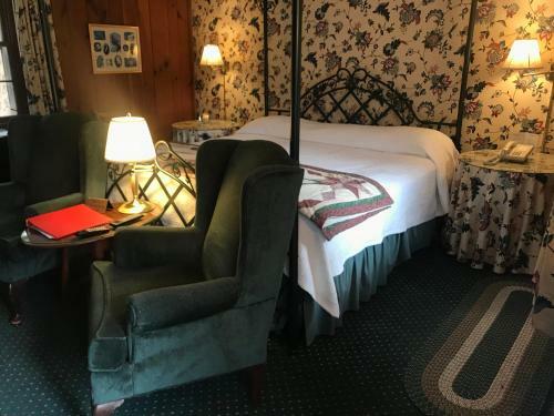 Posada 1896 House Country Inn - Brookside & Pondside