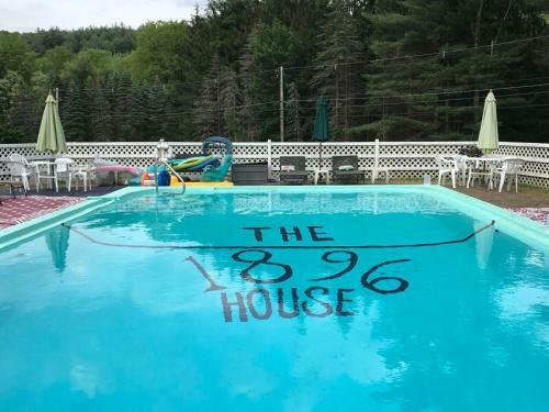 Posada 1896 House Country Inn - Brookside & Pondside
