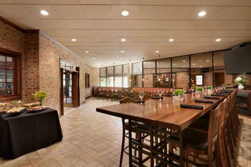Crowne Plaza Hotels & Resorts Auburn Hills