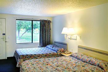 Motel 6 Flint