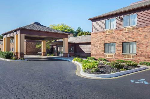 Hotel Quality Inn & Suites Holland