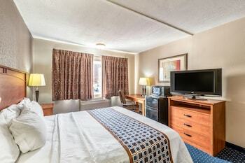 Magnuson Hotel Detroit Airport