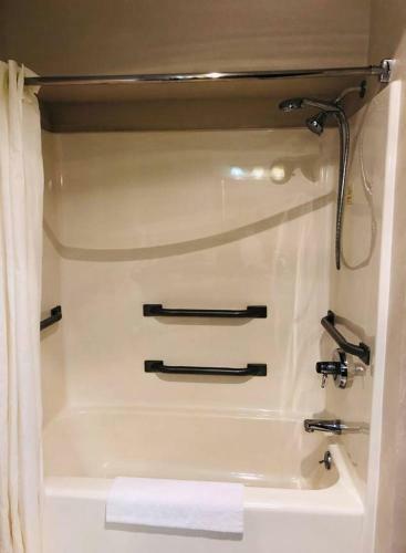Boarders Inn & Suites By Cobblestone Hotels - Munising