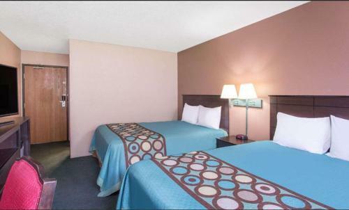 Hotel Super 8 By Wyndham Austin Mn