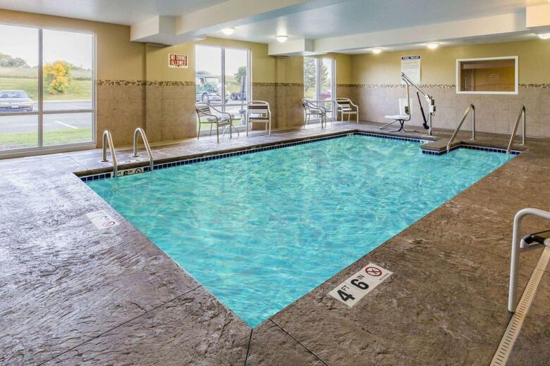 Hotel Americinn & Suites Burnsville