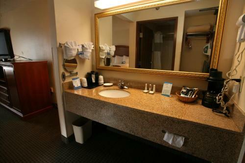Hotel Baymont By Wyndham Hattiesburg