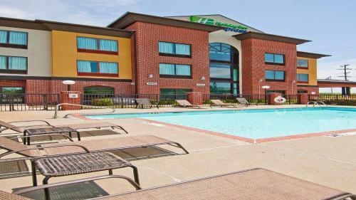 Holiday Inn Express Hotel & Suites Olive Branch