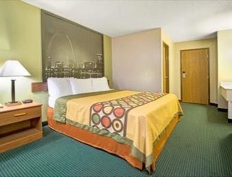 Hotel Super 8 Eureka/six Flags Nearby