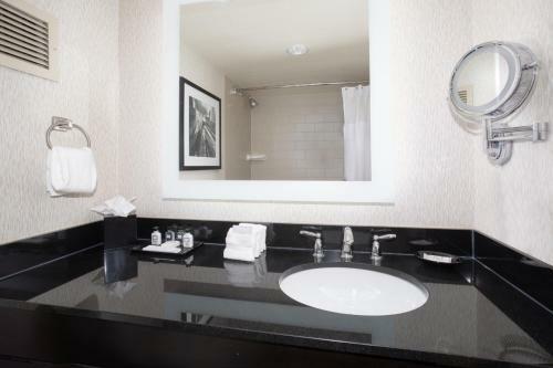 Crowne Plaza Hotel Kansas City Downtown