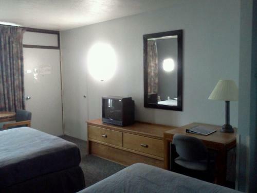 Hotel Quail's Nest Inn & Suites