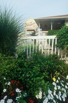 Motel Honeysuckle Inn & Conference Center