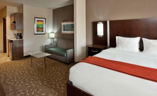 Holiday Inn Express Hotel And Suites Saint Robert