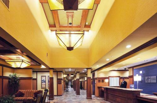 The Q Hotel & Suites