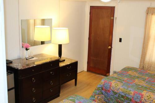 Royale Coach Motor Lodge