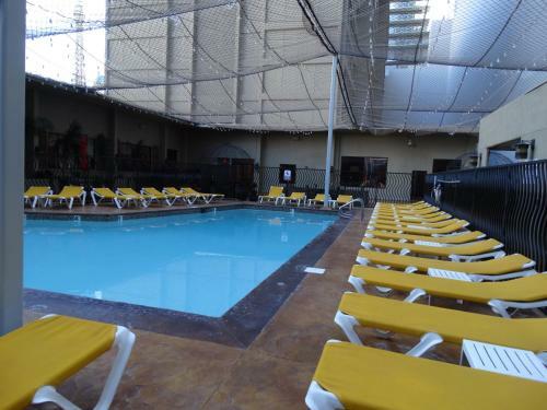 Aparthotel Suites At Jockey Club