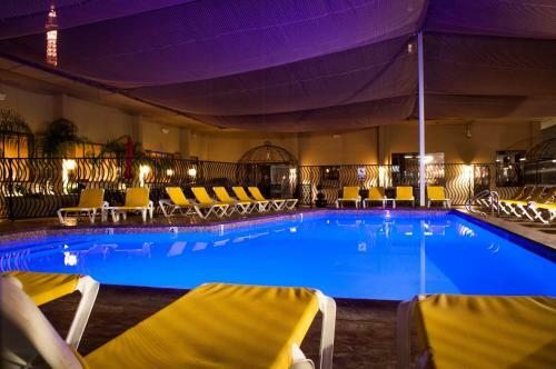 Aparthotel Jockey Club Suites