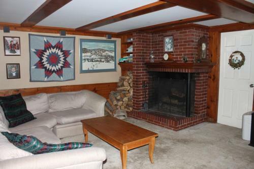 White Trellis Motel