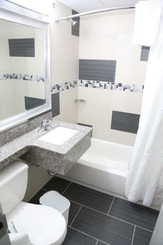 Hotel Red Carpet Inn Elmwood